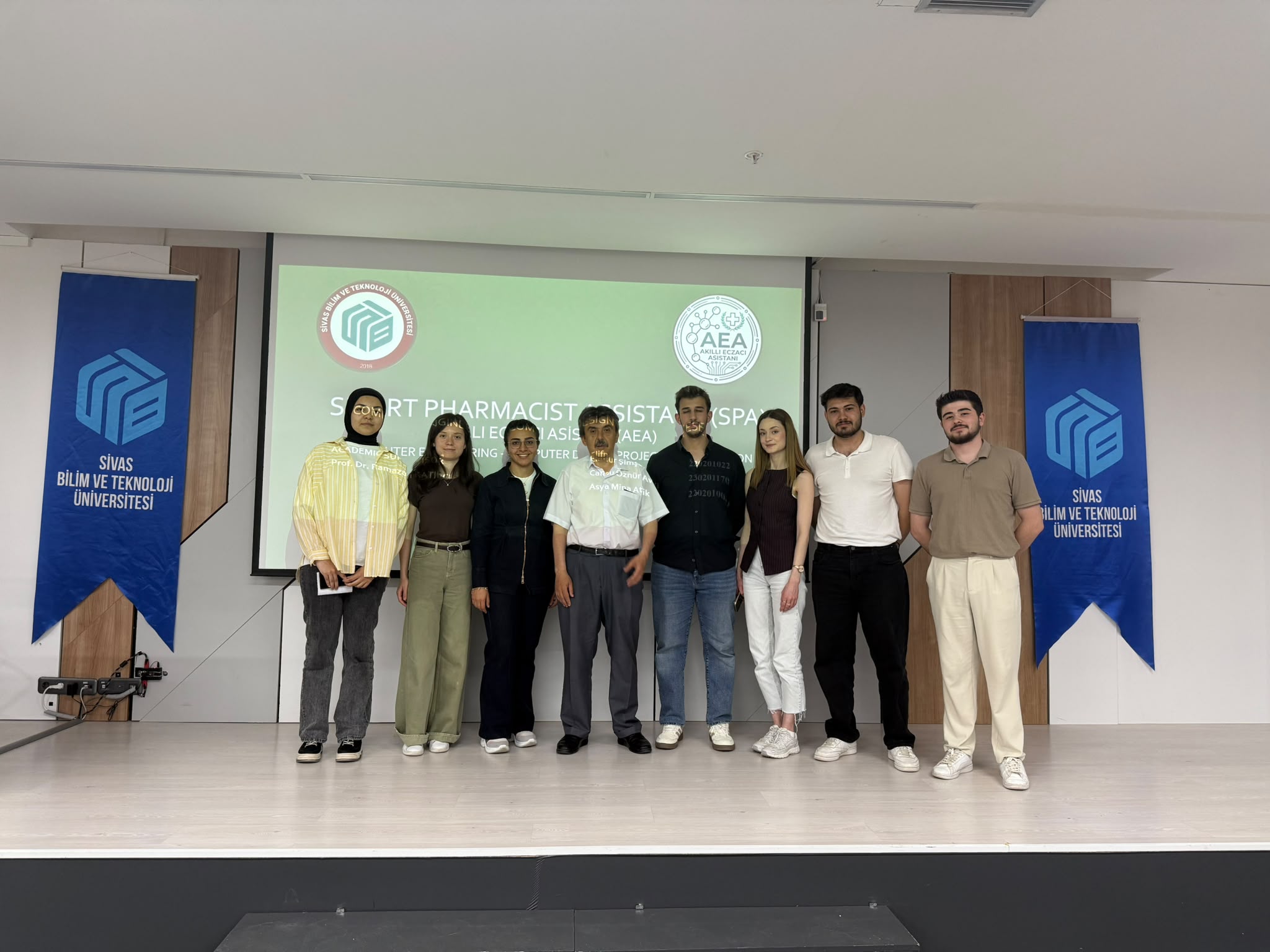 Bilgisayar Mühendisliği Son Sınıf Öğrencileri Bitirme Projelerini Sundu.